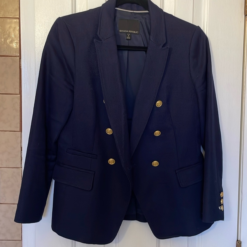 Captains navy blue blazer with gold buttons